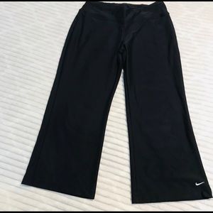 Nike cropped yoga pants
